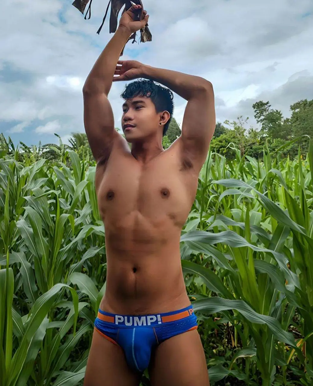 ณ ไร่ข้าวโพด