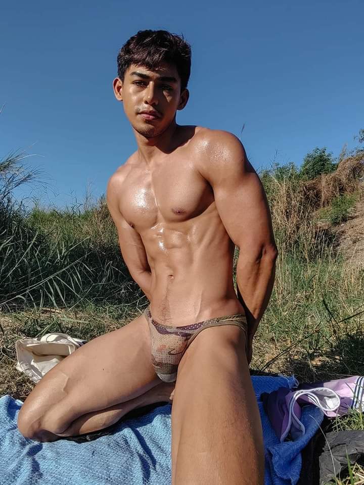 ณ ไร่ข้าวโพด