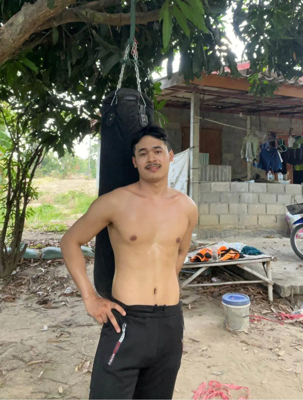 ยั่วไม่ต้องยั้ง