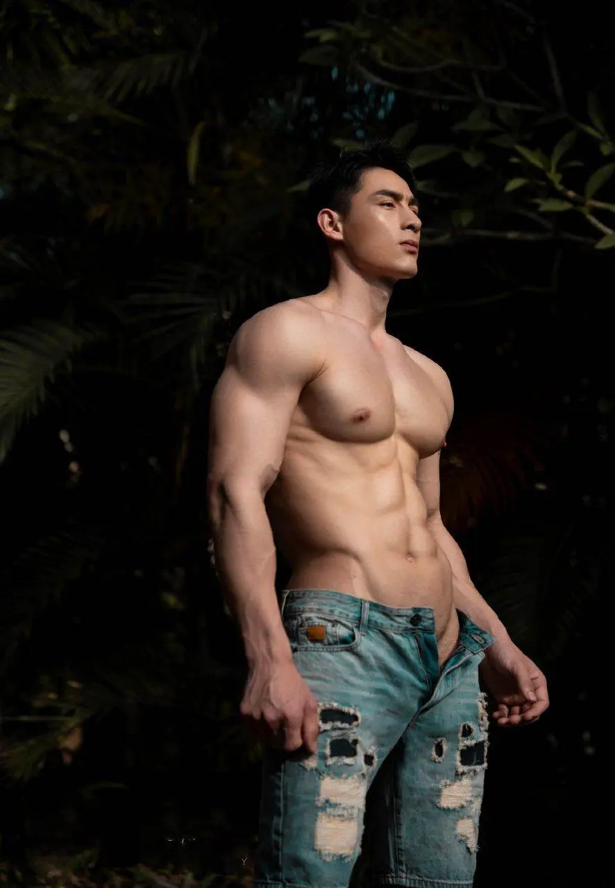 ส่องหนุ่ม 228