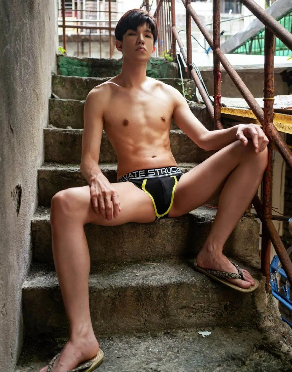 หนุ่มหล่อขึ้นปก 1152