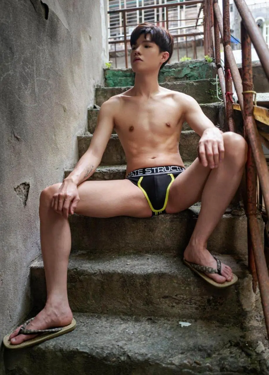 หนุ่มหล่อขึ้นปก 1152