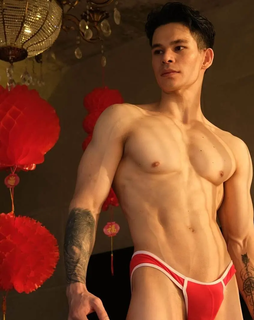 หนุ่มหล่อขึ้นปก 1153