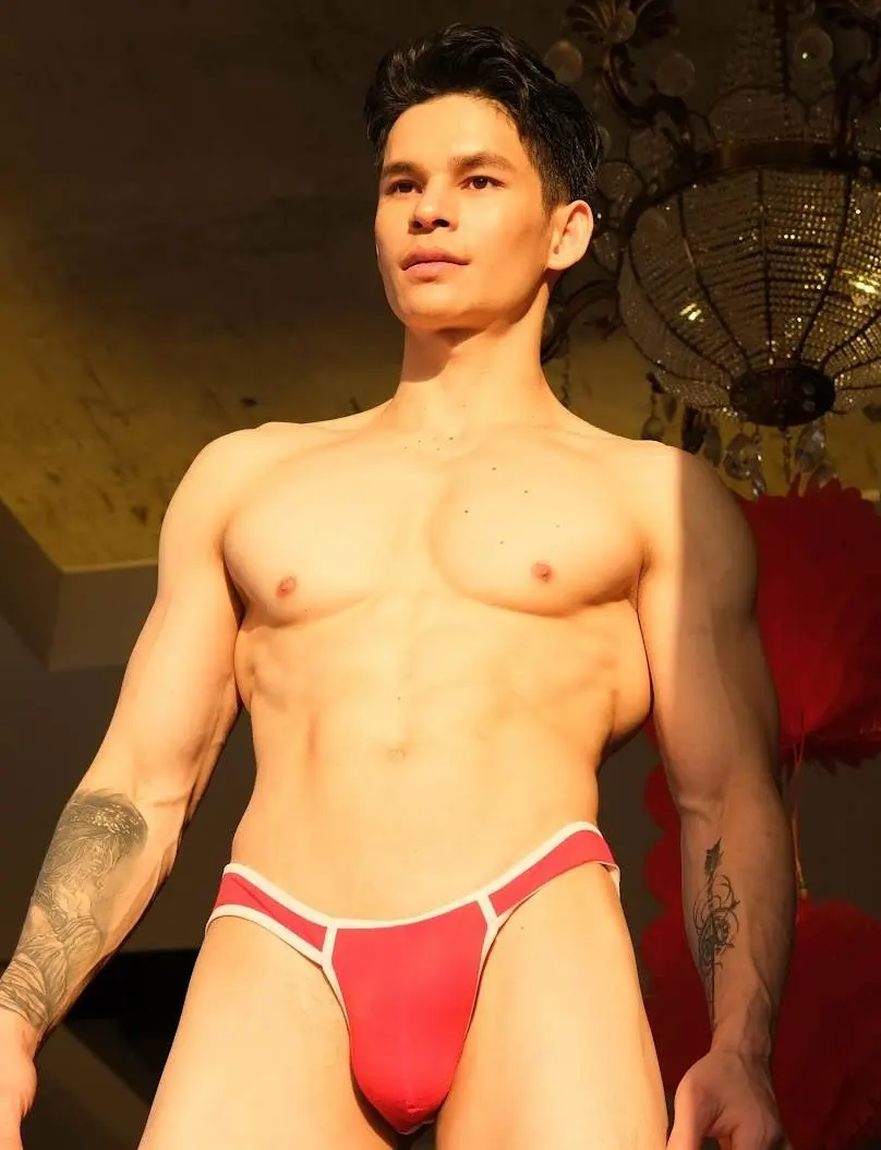 หนุ่มหล่อขึ้นปก 1153