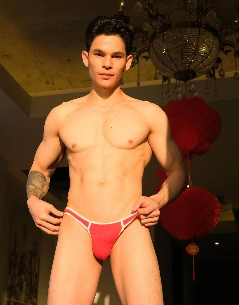 หนุ่มหล่อขึ้นปก 1153