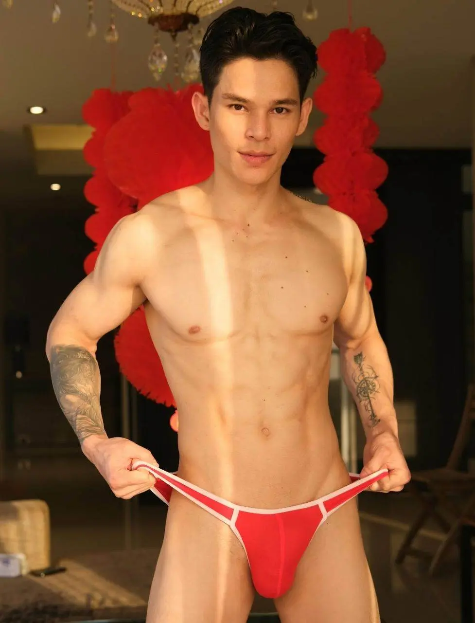 หนุ่มหล่อขึ้นปก 1153