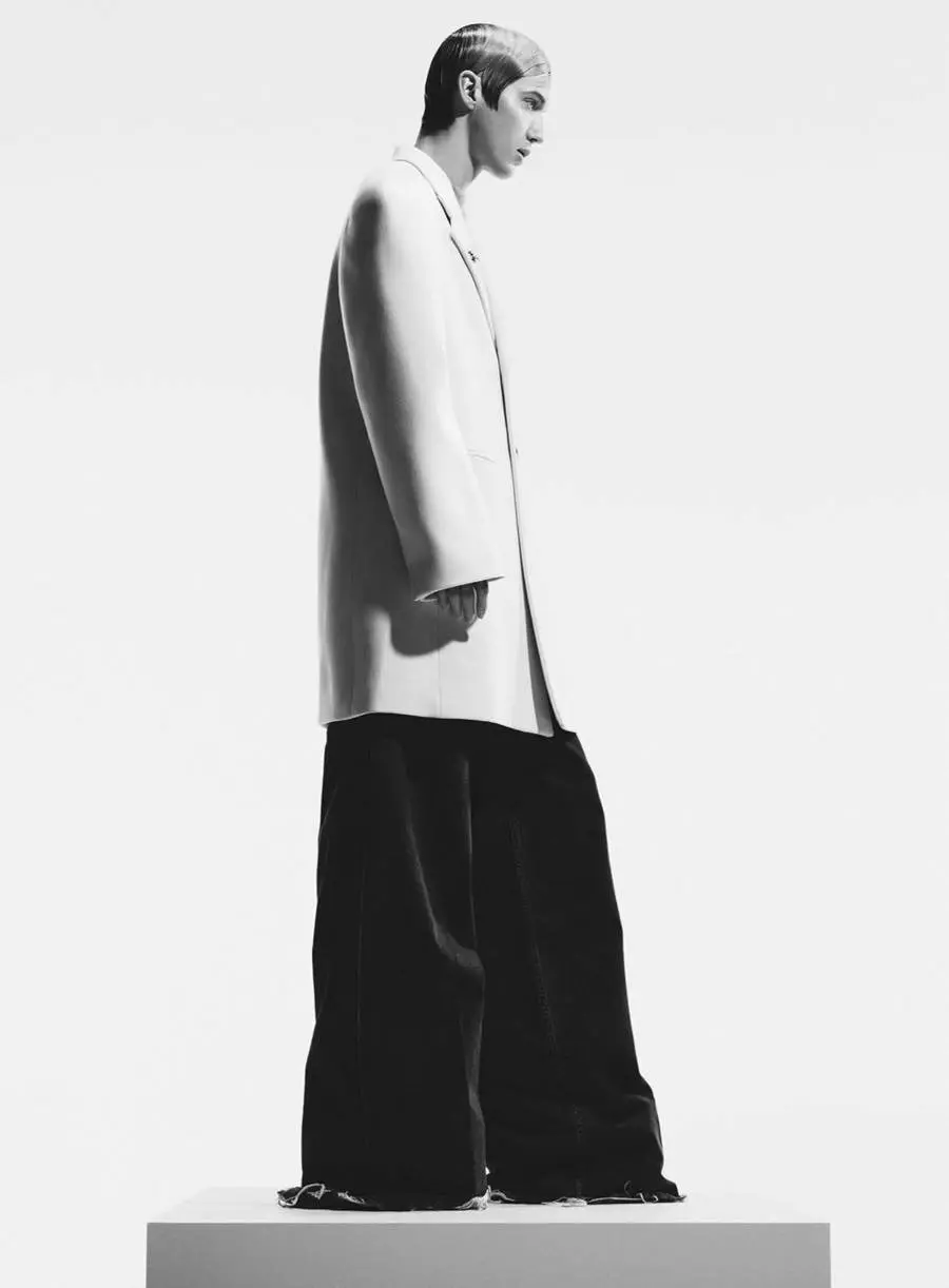 Lily-Rose Depp & Troye Sivan @ VOGUE Australia July 2023