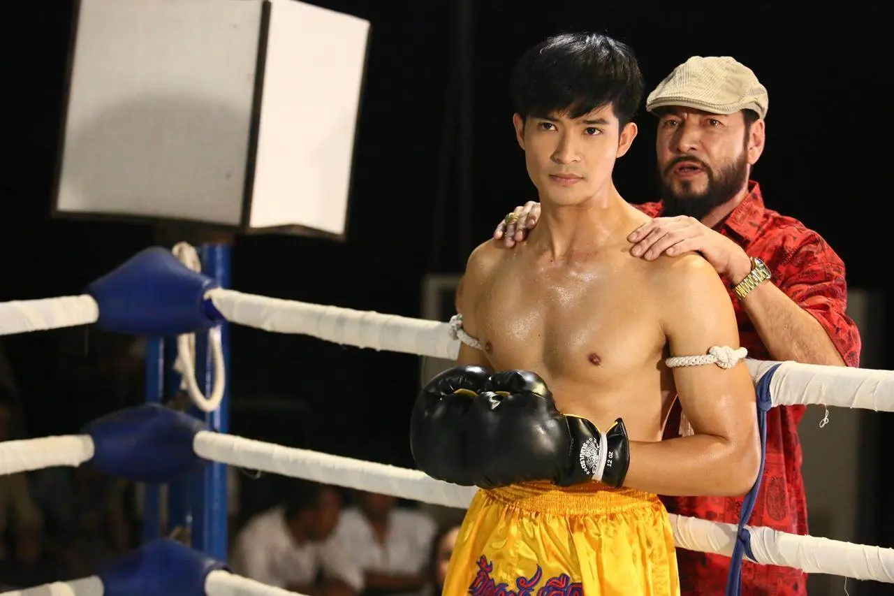 หล่อเข้มเต็มคำ