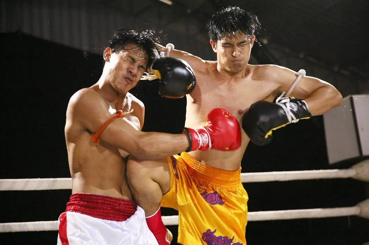 หล่อเข้มเต็มคำ