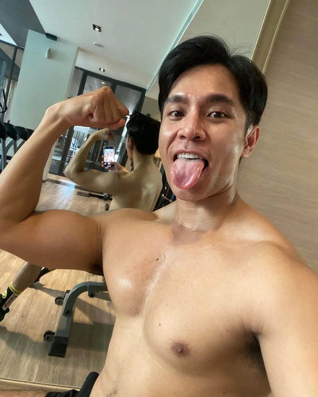 แน่นแบบแซ่บแซ่บ