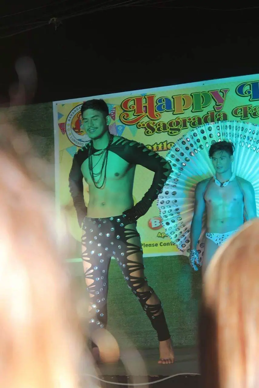 หนุ่มๆฟิลิปปินส์จากเวทีประกวด