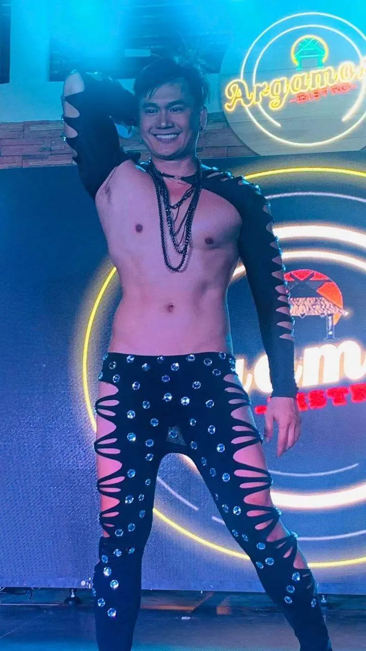 หนุ่มๆฟิลิปปินส์จากเวทีประกวด