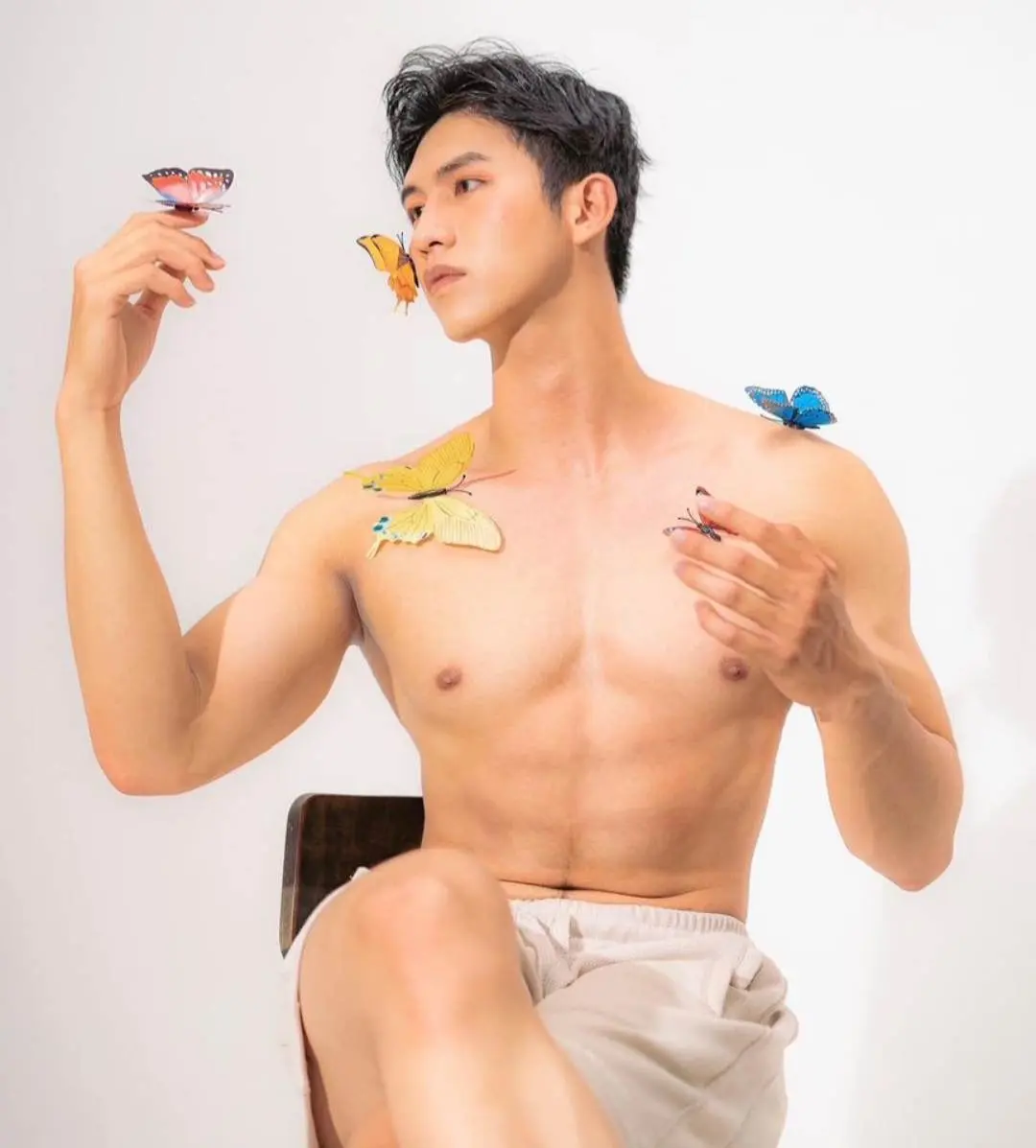 ผู้ชาย..ผีเสื้อ