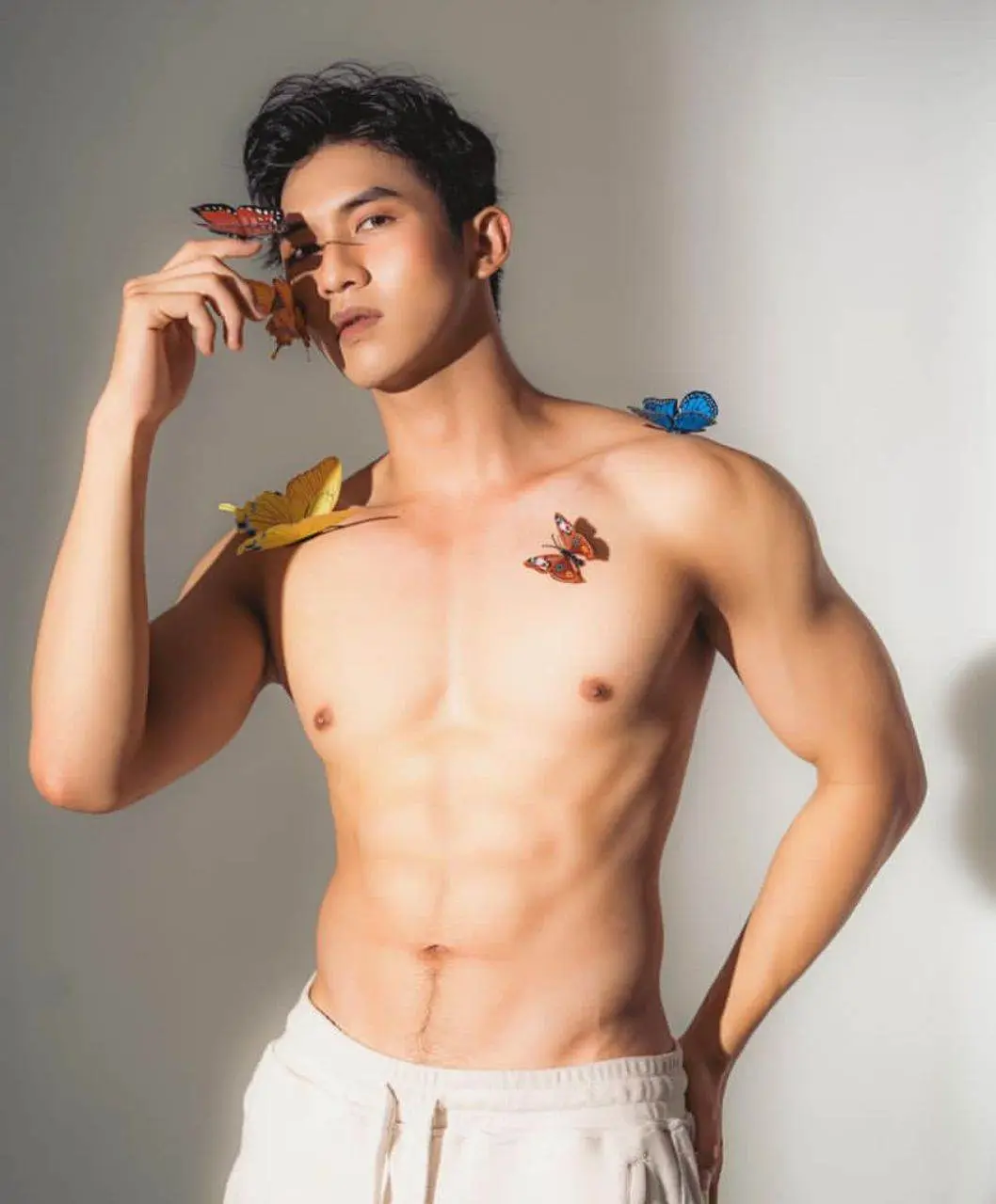 ผู้ชาย..ผีเสื้อ