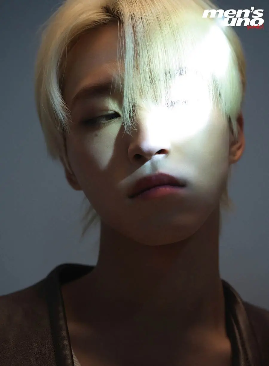(INTO1) Santa @ Men&rsquo;s Uno Young! China August 2023