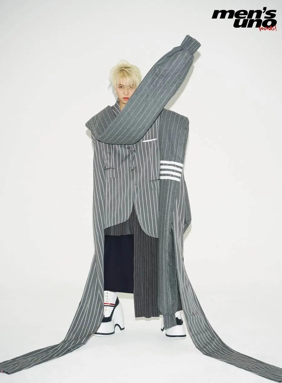(INTO1) Santa @ Men&rsquo;s Uno Young! China August 2023