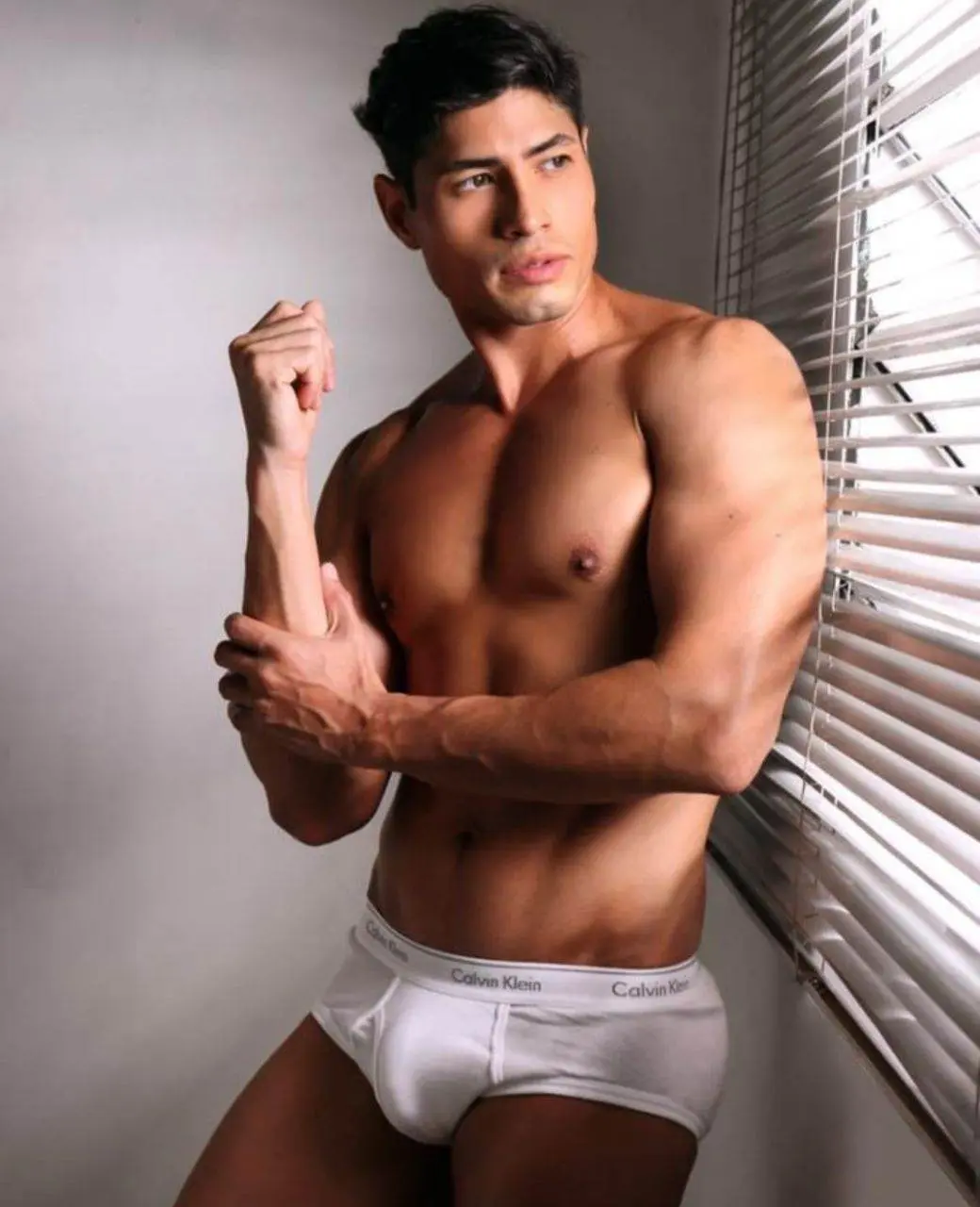 หนุ่มหล่อจากเวเนฯ