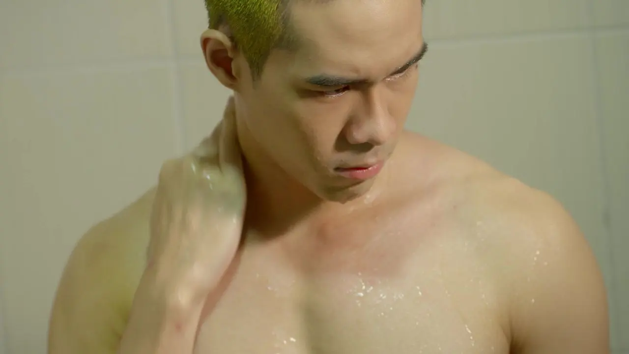 สร้างเขื่อนน้ำทะลัก
