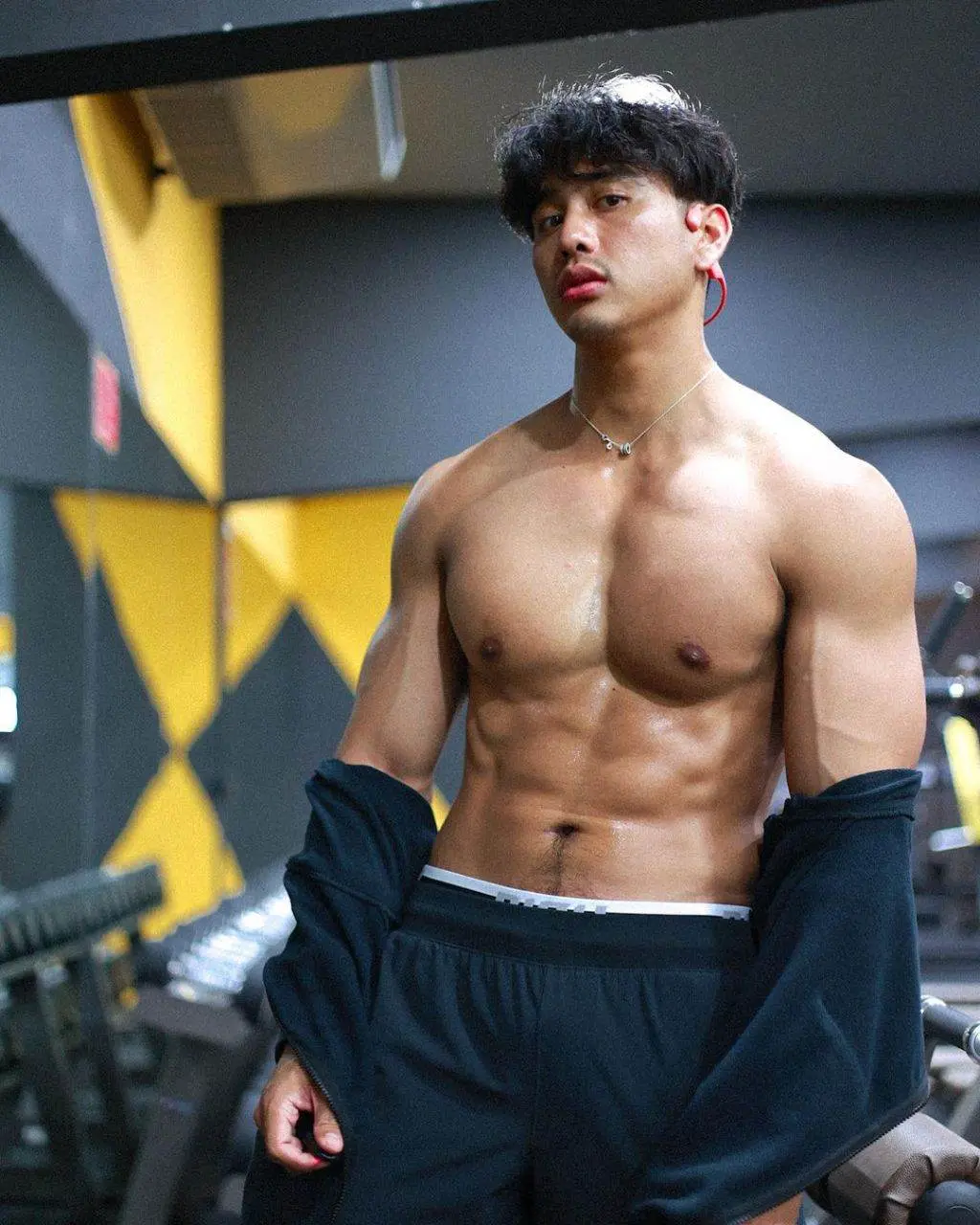 น้ำล้นเอ่อตะลิ่ง