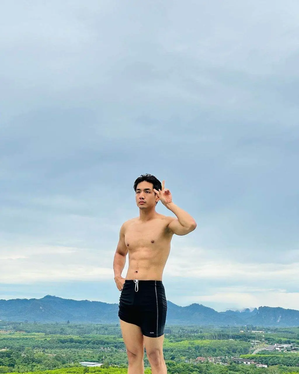 น้ำล้นเอ่อตะลิ่ง