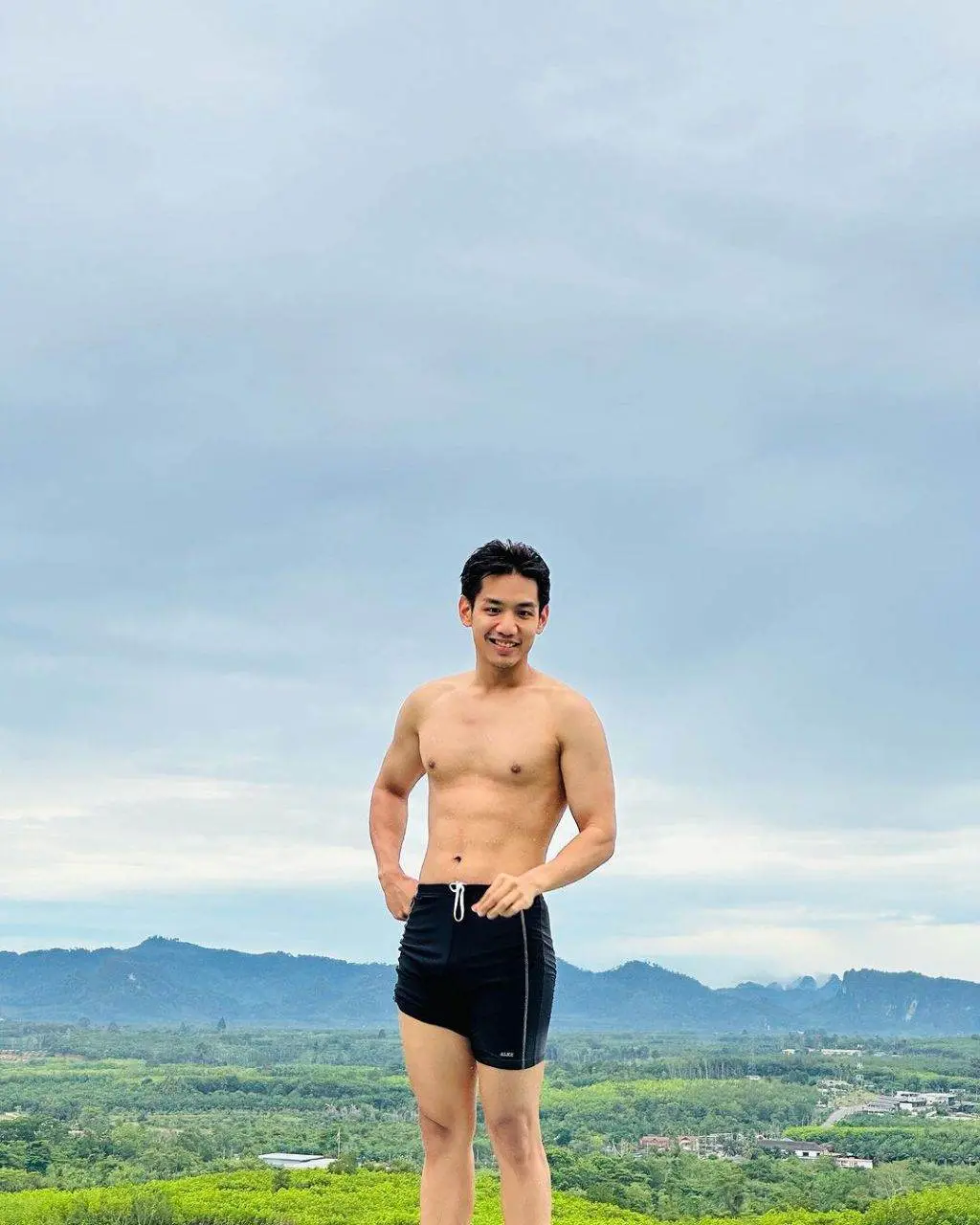 น้ำล้นเอ่อตะลิ่ง