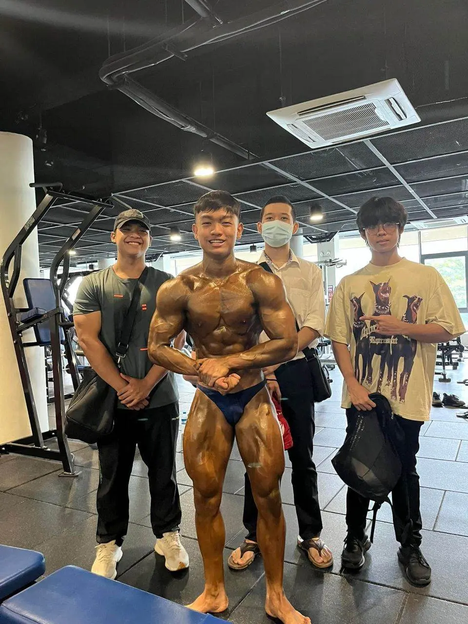 นักเพาะกายพม่า