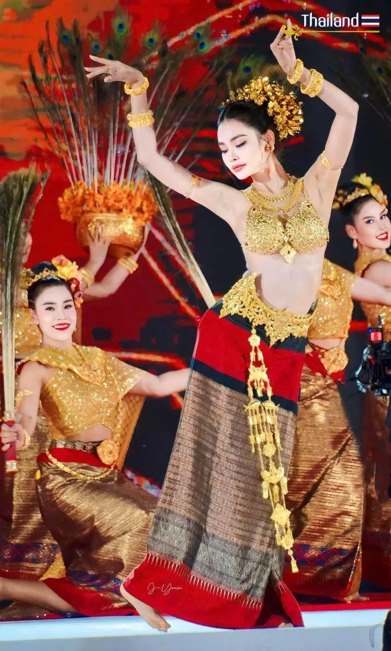 🇹🇭 THAILAND 2023 | Lanna Traditional Dance by Engfa Waraha: Miss Grand Thailand 2022