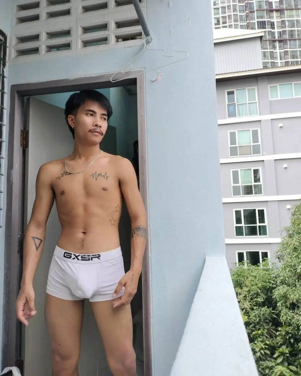 ผู้ชายบ้านๆอูมๆ