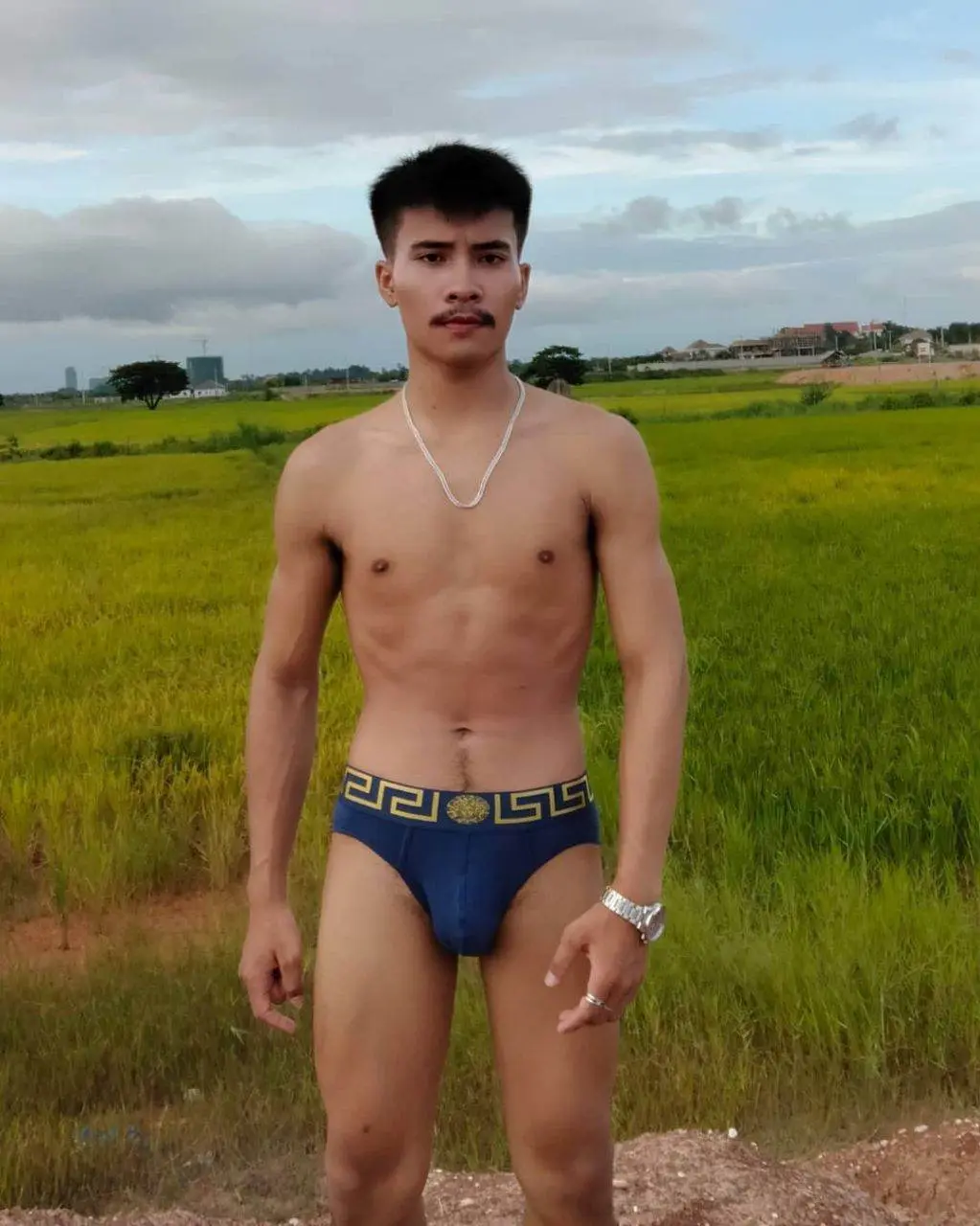 ผู้ชายบ้านๆอูมๆ
