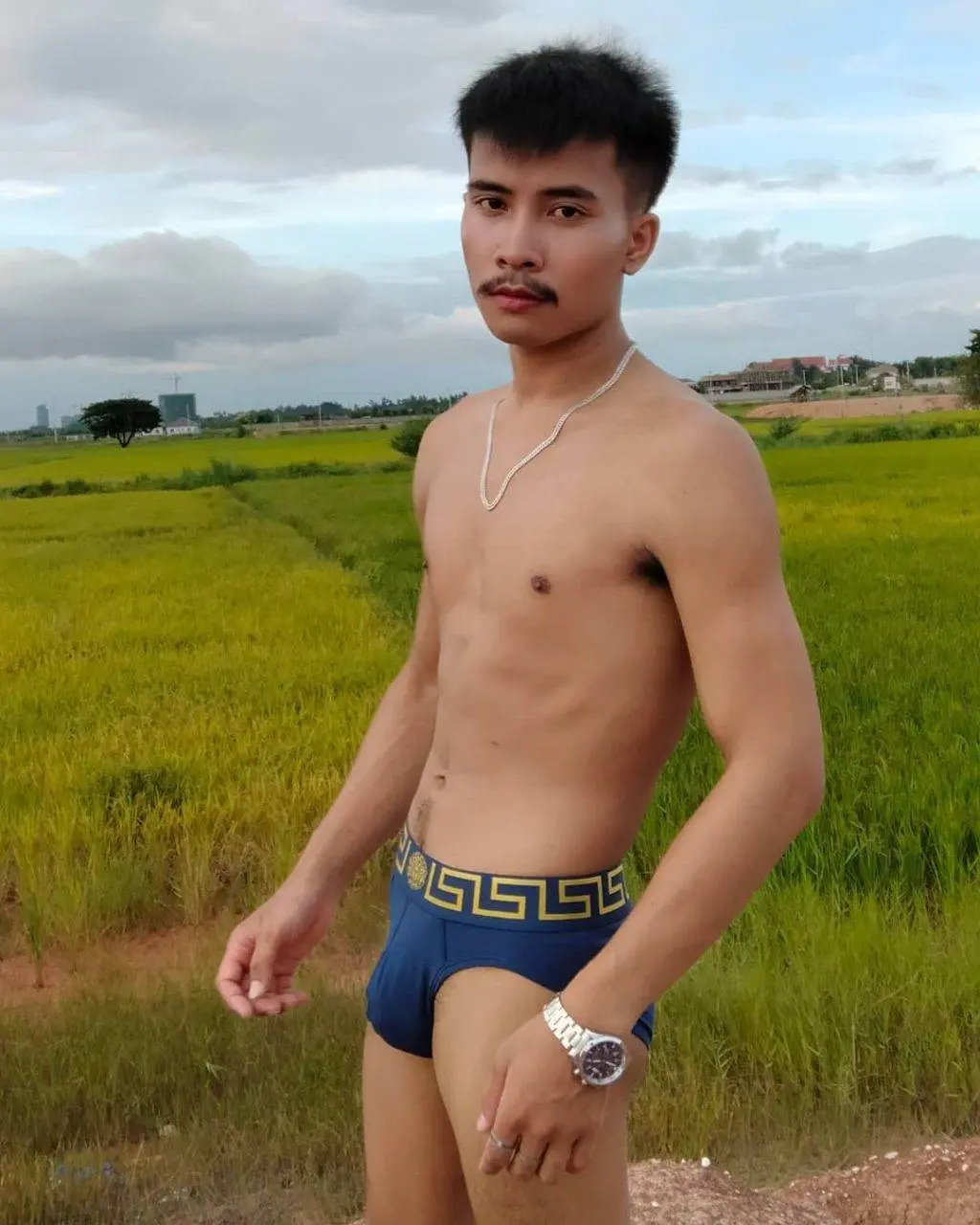 ผู้ชายบ้านๆอูมๆ