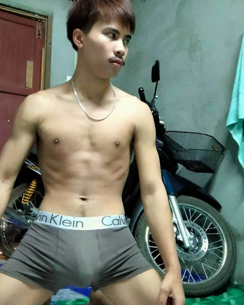 ผู้ชายบ้านๆอูมๆ