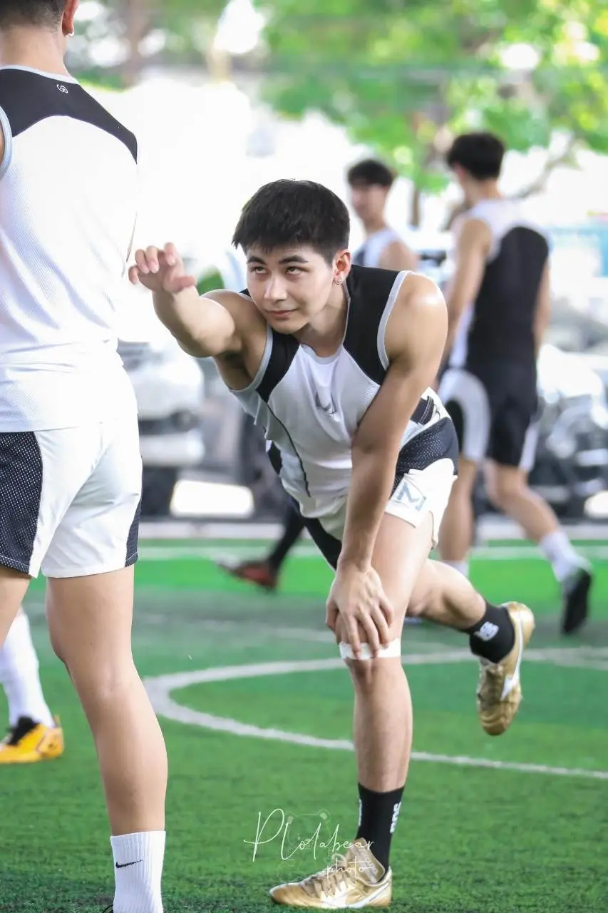 เตะบอลหล่อๆสไตล์หนุ่มๆ Mister International Thailand 2023