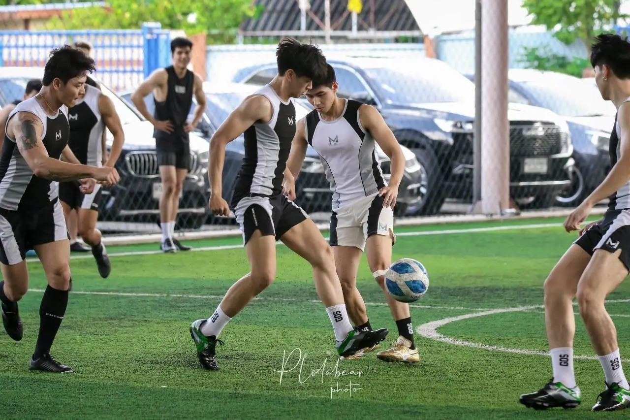 เตะบอลหล่อๆสไตล์หนุ่มๆ Mister International Thailand 2023