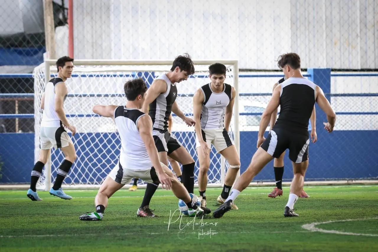 เตะบอลหล่อๆสไตล์หนุ่มๆ Mister International Thailand 2023