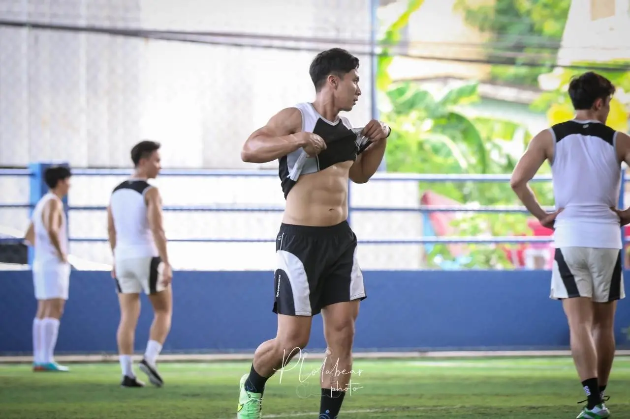 เตะบอลหล่อๆสไตล์หนุ่มๆ Mister International Thailand 2023