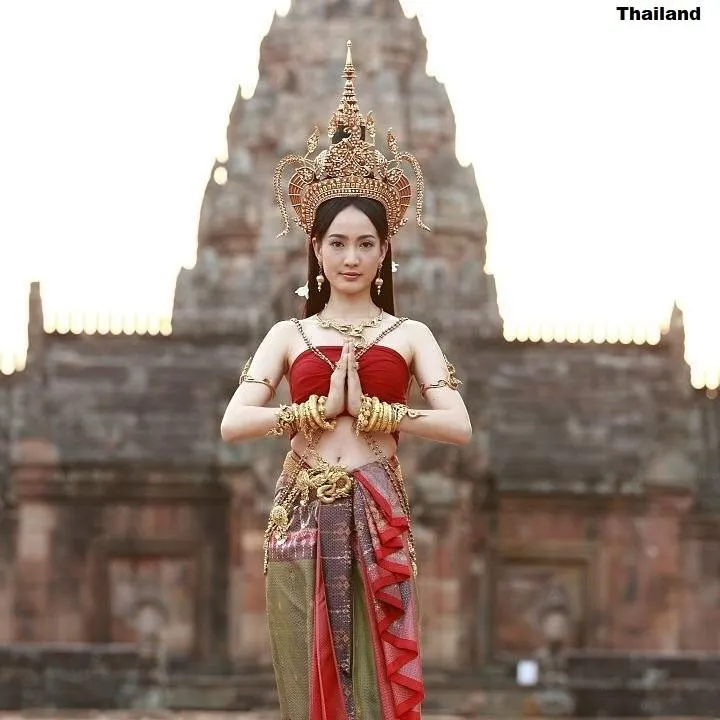 Taew Natapohn in Thai Apsara Costume 🇹🇭