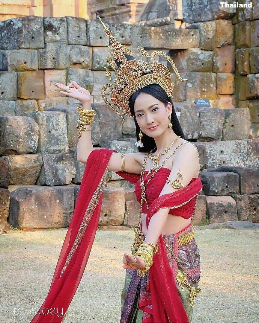 Taew Natapohn in Thai Apsara Costume 🇹🇭
