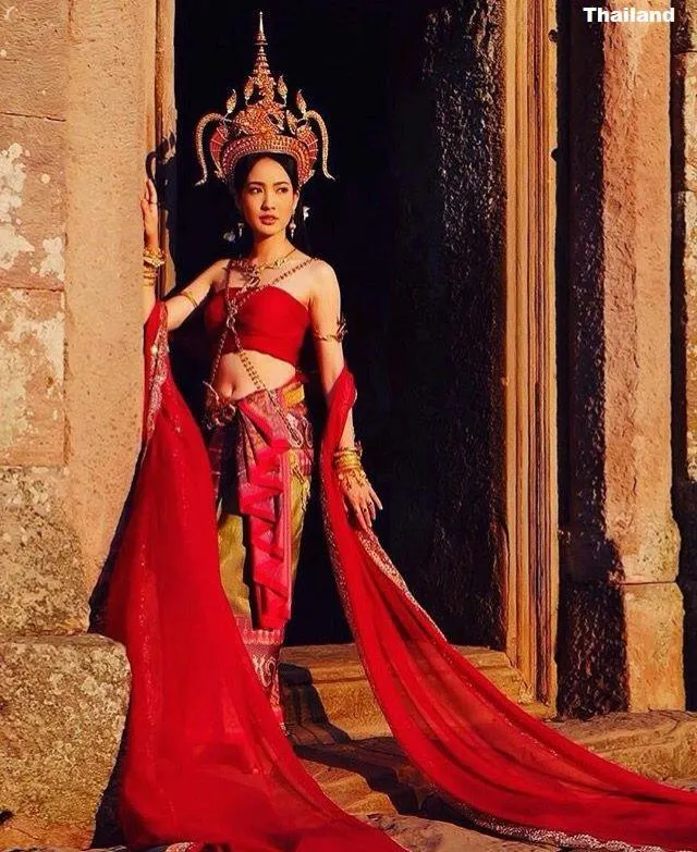 Taew Natapohn in Thai Apsara Costume 🇹🇭