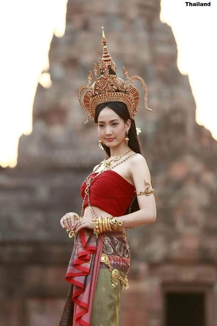 Taew Natapohn in Thai Apsara Costume 🇹🇭