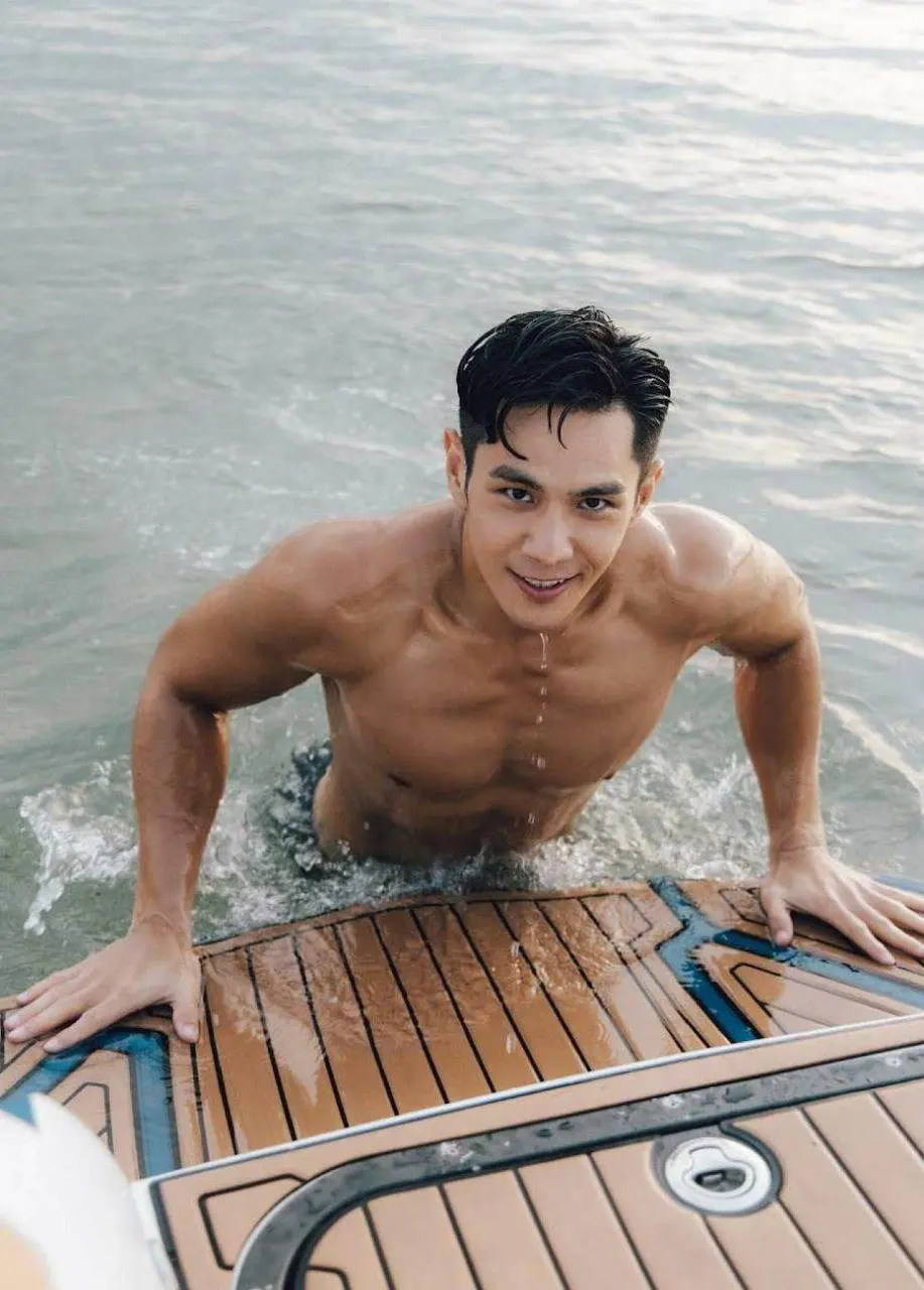 หนุ่มหล่อขึ้นปก 1165