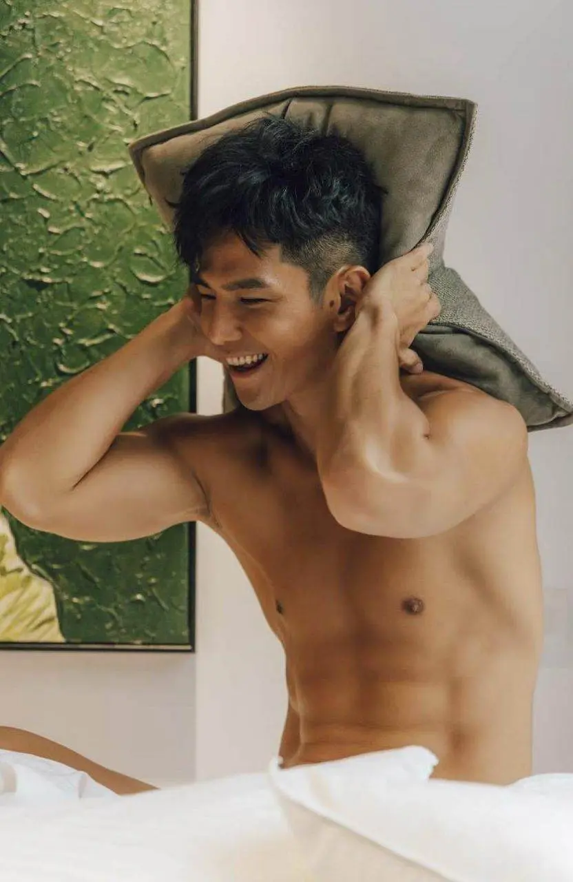 หนุ่มหล่อขึ้นปก 1165