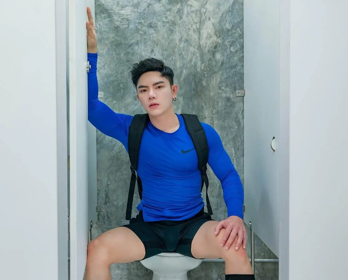 หนุ่มหล่อขึ้นปก 1166