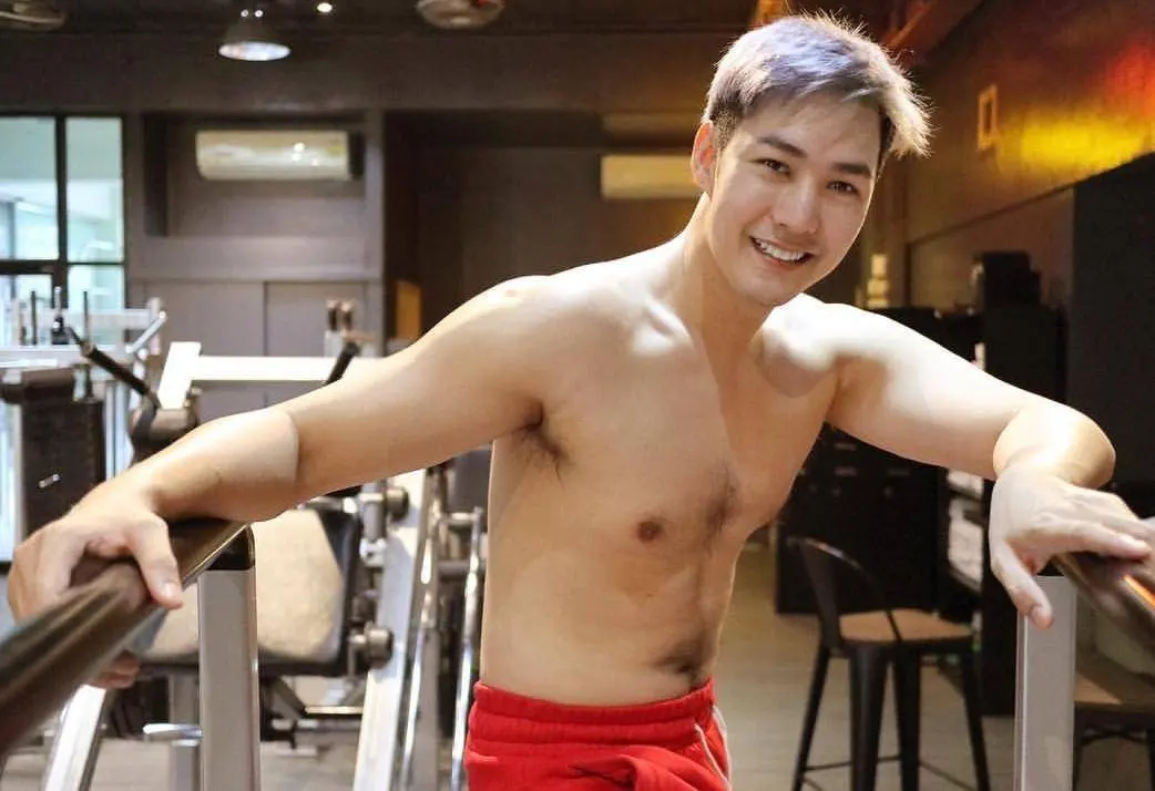 ดาราสามีของแอด