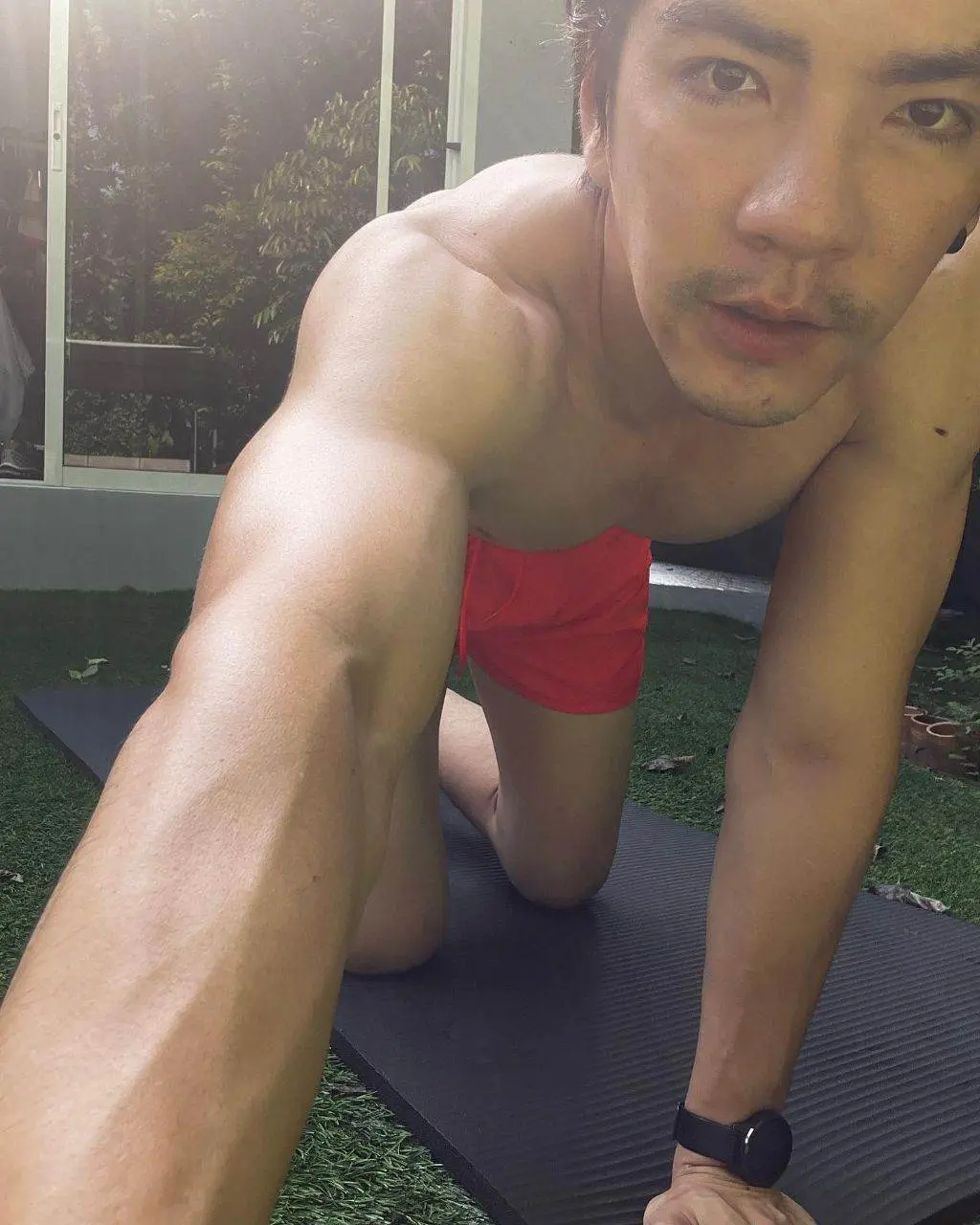 ดาราสามีของแอด