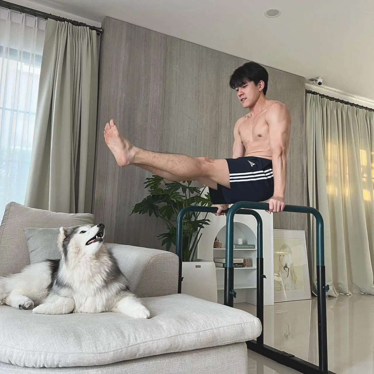 ดาราสามีของแอด