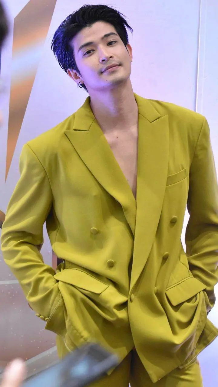 ไม่ถอดแต่น่ากอกมากพ่อ