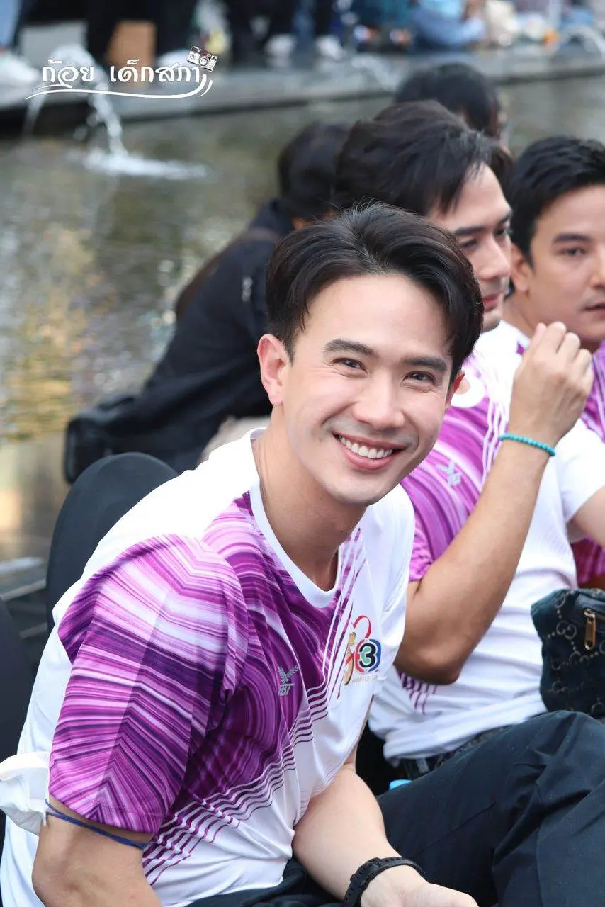 ไม่ถอดแต่น่ากอกมากพ่อ