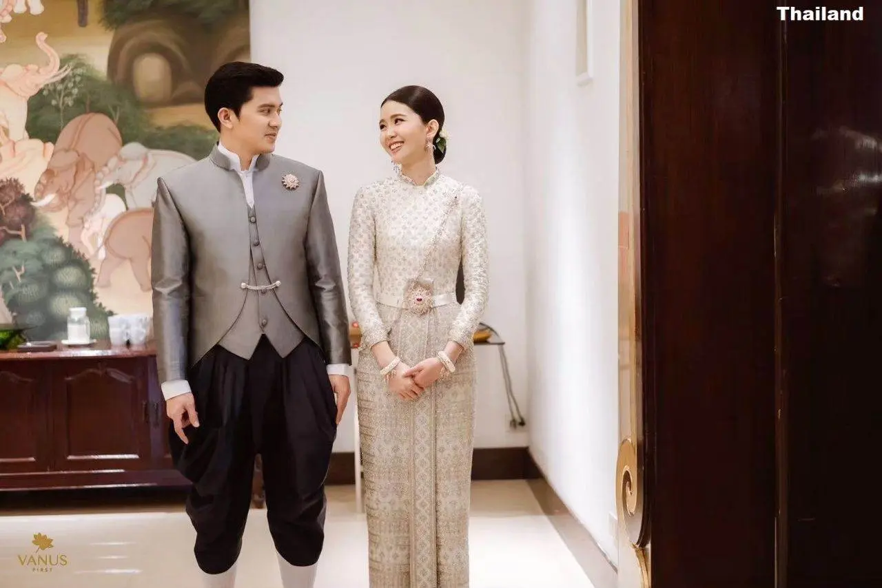 Thai Wedding Costumes 🇹🇭