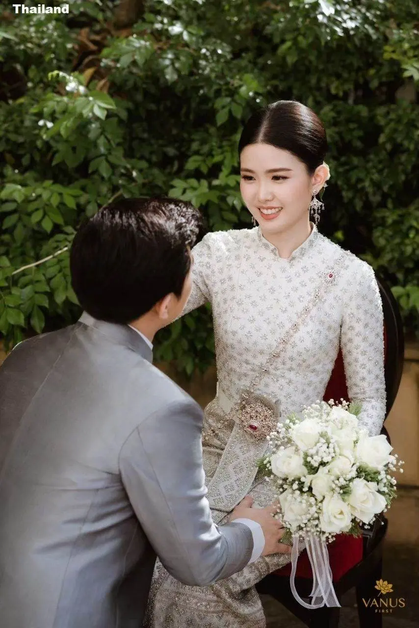 Thai Wedding Costumes 🇹🇭