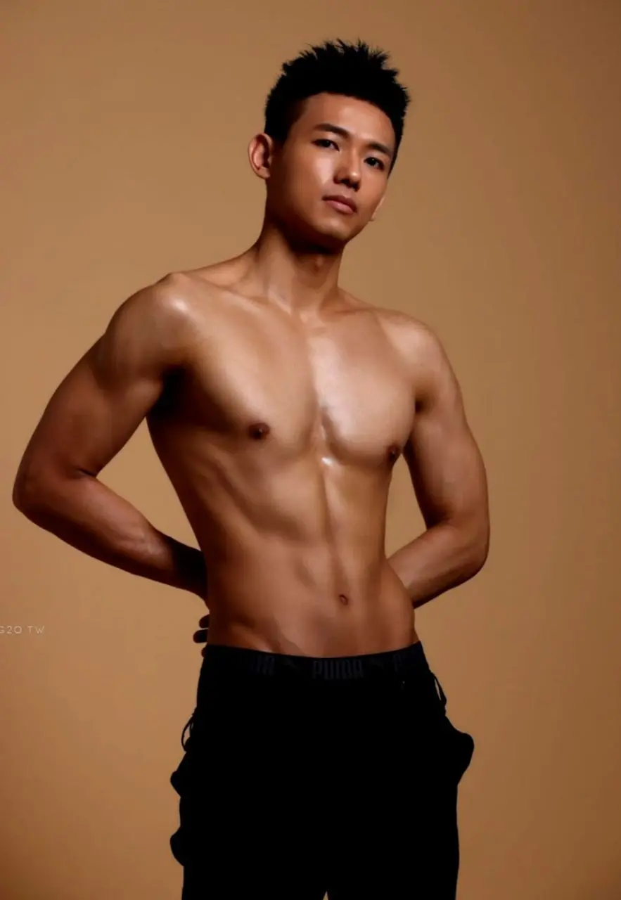หนุ่มหล่อขึ้นปก 1169